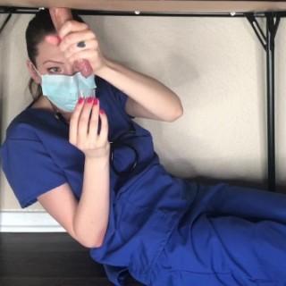 Порно соло молодых девушек с маленькой грудью