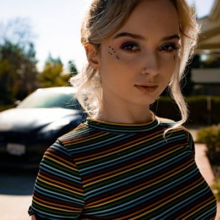 Отчим трахнул падчерицу и ее подругу