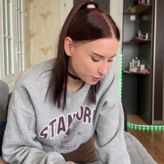 Большим концом самец круто разработал сисястую курву