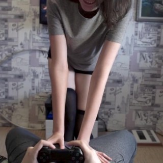 Пустили по кругу волосатую порно