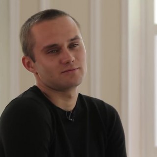 Порно в жопу трансов огромными игрушками