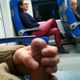 Красивые бедра телочек в порно