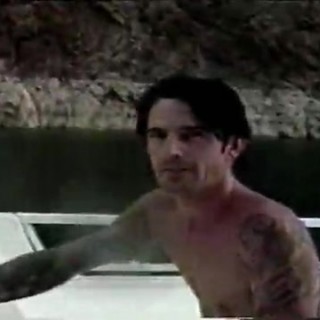 Порно трахнул маленькую студентку