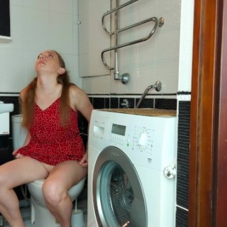 Помог давалке отличной еблей