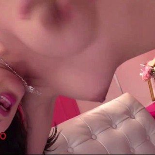 Азиатская красотка круто трахается